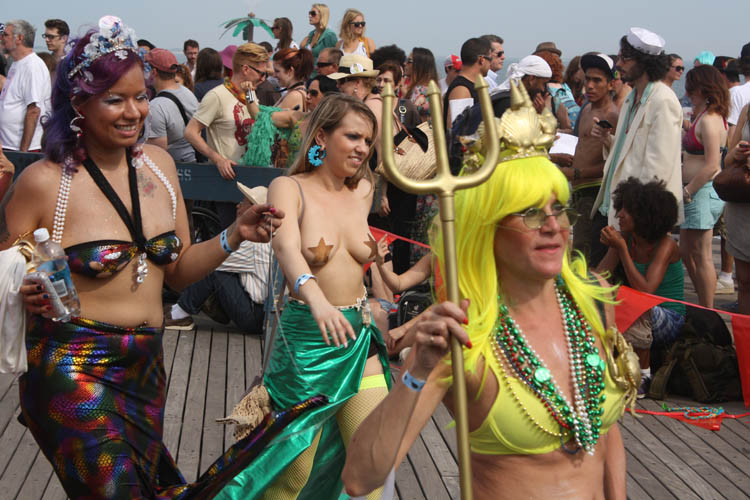 Mermaid_Parade_54